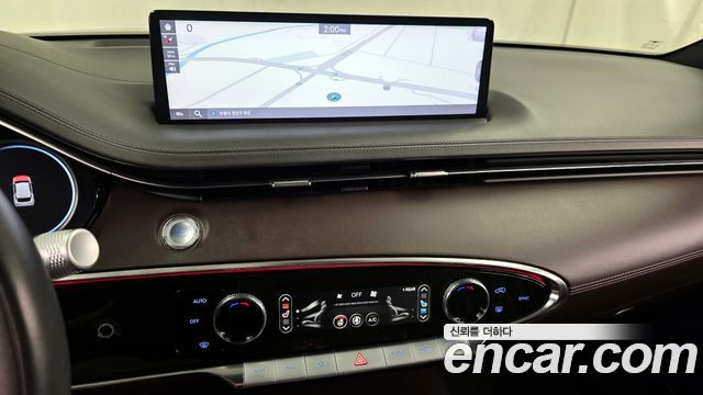 Genesis GV70 2021 — photo 14