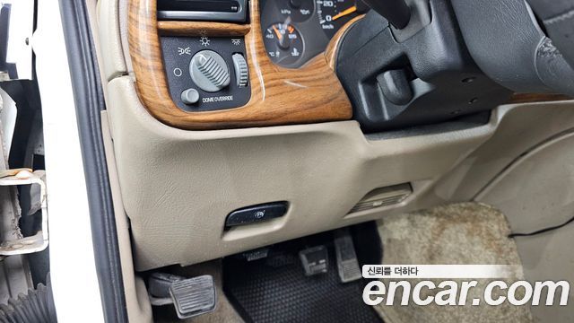 Chevrolet Astro Van 2003 — photo 13