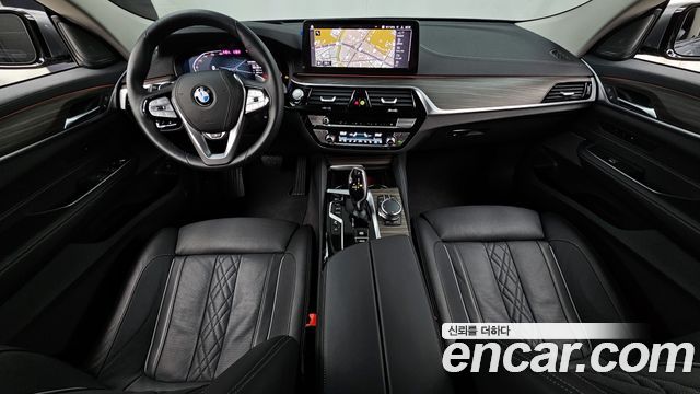 BMW Gran Turismo 2023 — photo 7