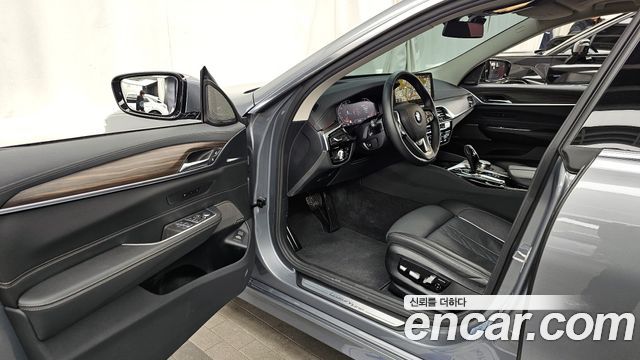 BMW Gran Turismo 2023 — photo 10