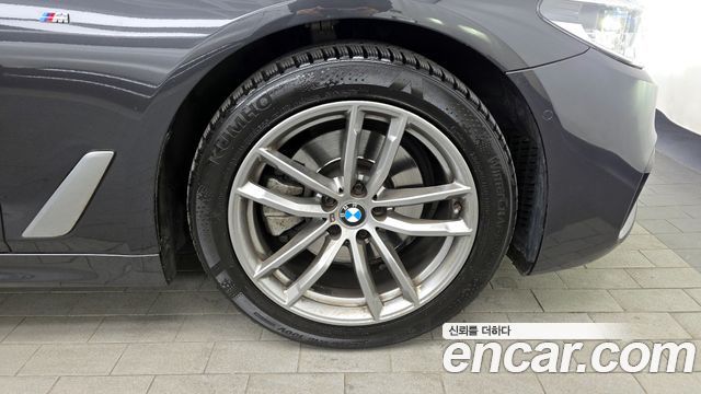 BMW 5-Series 2020 — photo 5