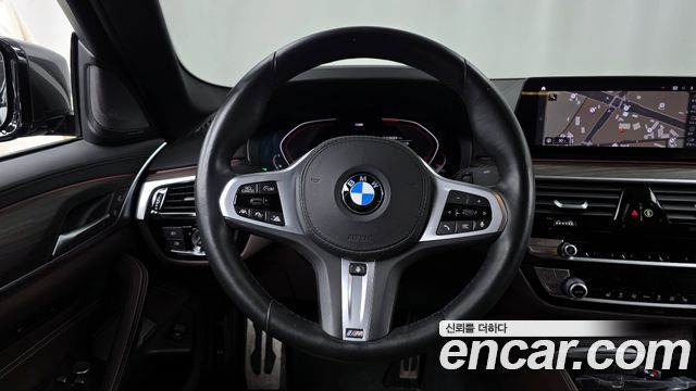 BMW 5-Series 2020 — photo 13