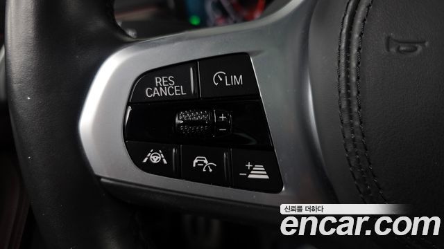 BMW 5-Series 2020 — photo 17
