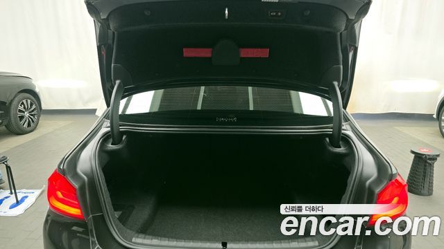 BMW 5-Series 2020 — photo 20
