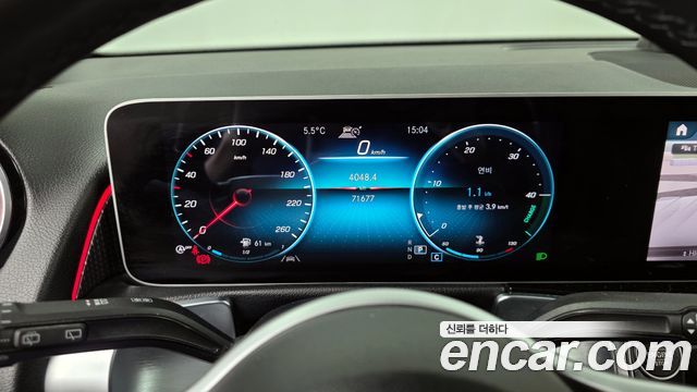 Mercedes-Benz GLB-Class 2020 — photo 8
