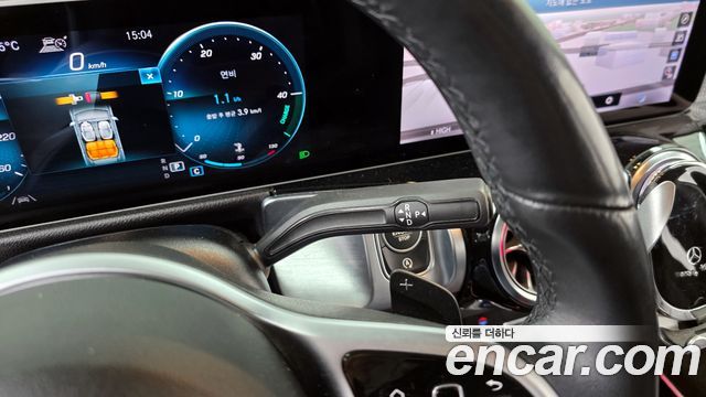 Mercedes-Benz GLB-Class 2020 — photo 9