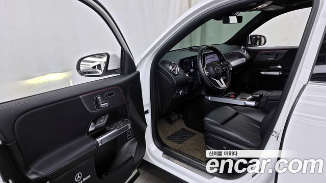 Mercedes-Benz GLB-Class 2020 — photo 10