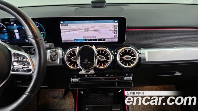 Mercedes-Benz GLB-Class 2020 — photo 14