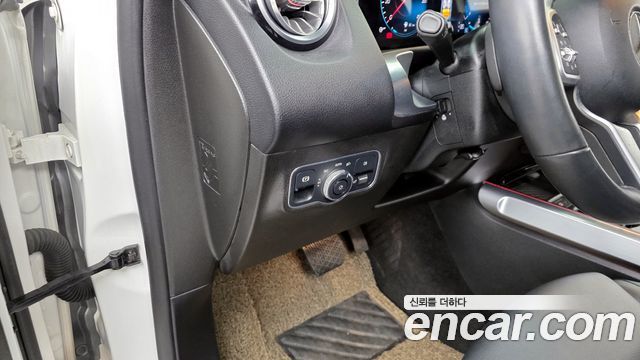 Mercedes-Benz GLB-Class 2020 — photo 17