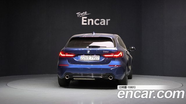 BMW 1-Series 2021 — photo 4