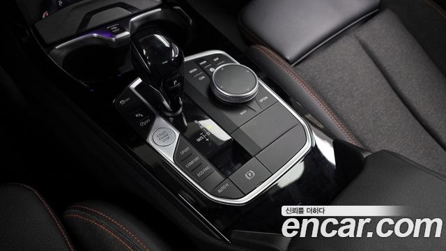 BMW 1-Series 2021 — photo 9