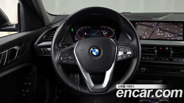 BMW 1-Series 2021 — photo 13