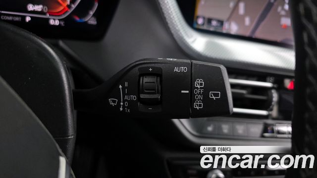 BMW 1-Series 2021 — photo 17