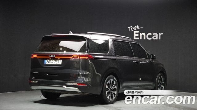 Kia Canival 2022 — photo 2