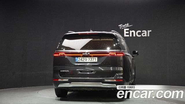 Kia Canival 2022 — photo 4