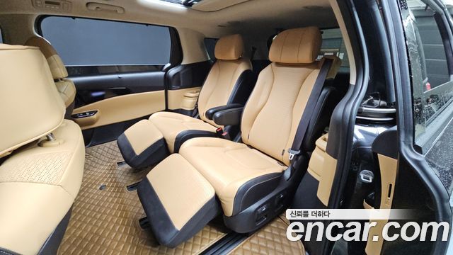Kia Canival 2022 — photo 12