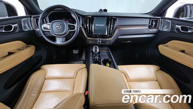 Volvo XC60 2022 — photo 7