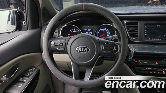 Kia Canival 2019 — photo 13