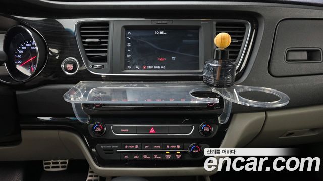 Kia Canival 2019 — photo 17