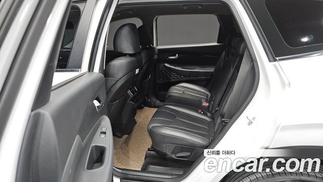 Hyundai Santafe 2019 — photo 11