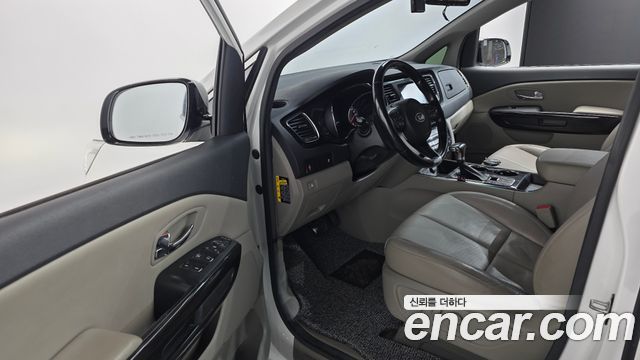 Kia Canival 2019 — photo 11