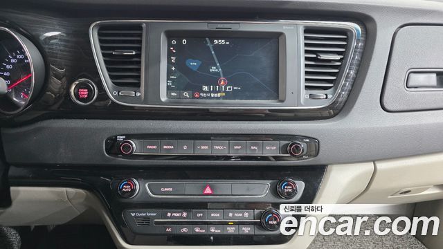 Kia Canival 2019 — photo 15