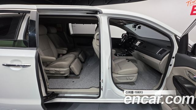 Kia Canival 2019 — photo 19