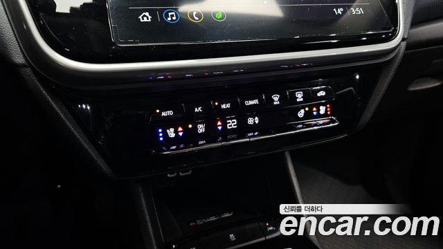 Chevrolet Korea 볼트 EUV 2023 — photo 16
