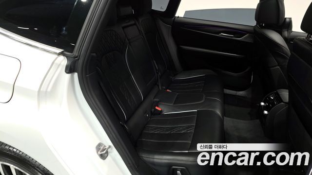 BMW Gran Turismo 2022 — photo 11