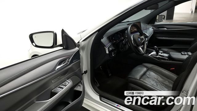 BMW Gran Turismo 2022 — photo 12