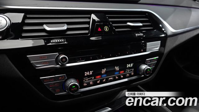 BMW Gran Turismo 2022 — photo 17