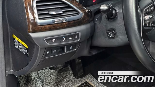 Genesis G90 2019 — photo 16