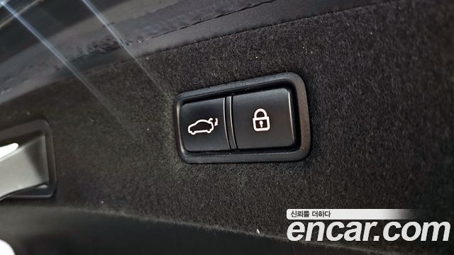 Genesis G90 2019 — photo 18