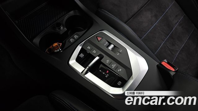 BMW 1-Series 2025 — photo 9