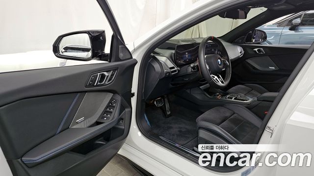 BMW 1-Series 2025 — photo 10