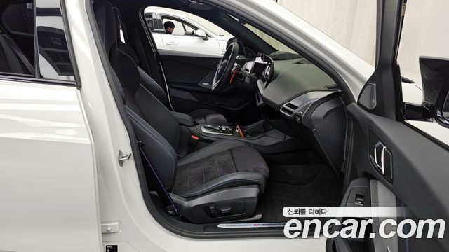 BMW 1-Series 2025 — photo 11