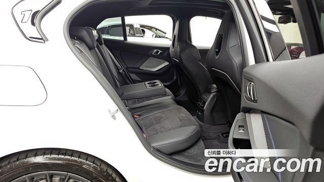 BMW 1-Series 2025 — photo 12