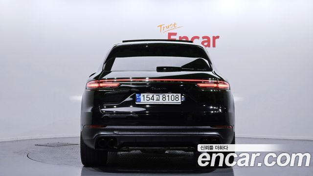 Porsche Cayenne 2023 — photo 4