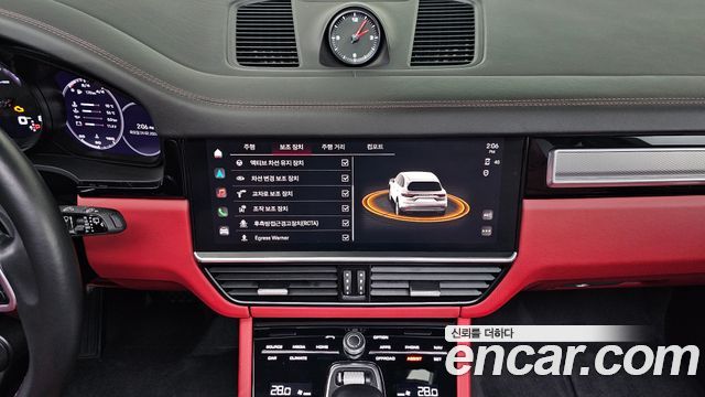 Porsche Cayenne 2023 — photo 18