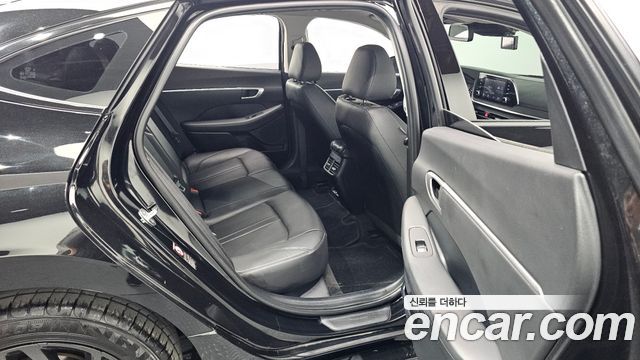 Hyundai Sonata 2022 — photo 11
