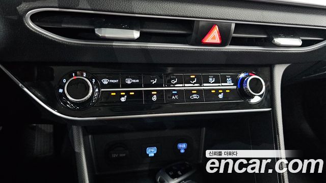 Hyundai Sonata 2022 — photo 16