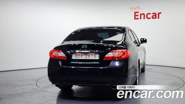 Infiniti M 2011 — photo 4