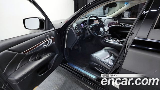 Infiniti M 2011 — photo 10
