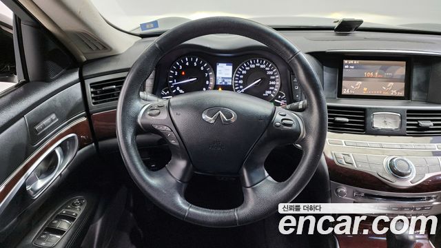 Infiniti M 2011 — photo 13