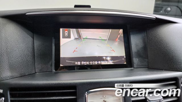 Infiniti M 2011 — photo 15