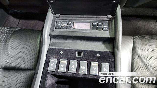 Infiniti M 2011 — photo 18