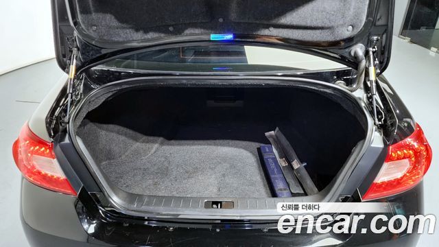 Infiniti M 2011 — photo 20