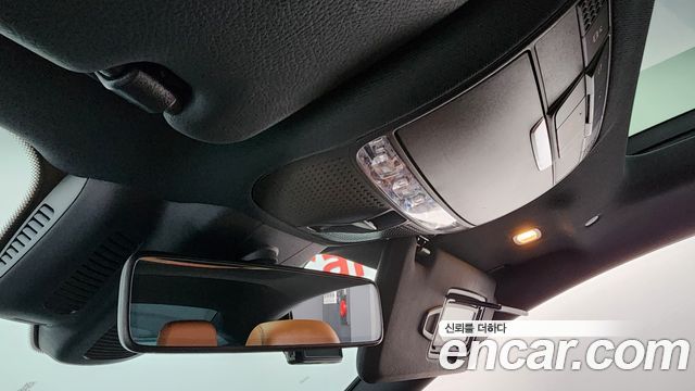 Mercedes-Benz E-Class 2019 — photo 18
