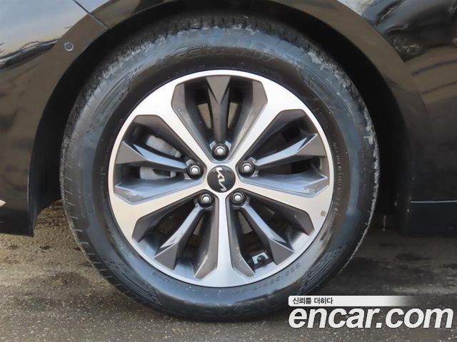 Kia K8 2022 — photo 20