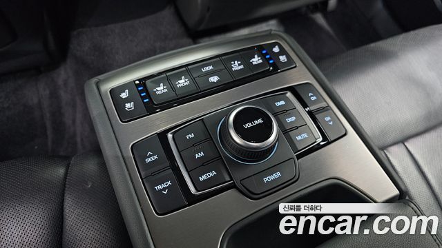 Hyundai Genesis 2016 — photo 17